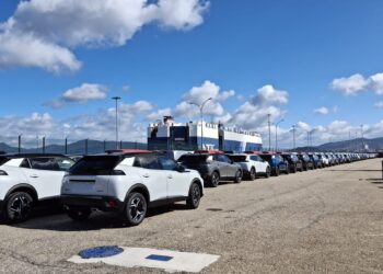 Stellantis Vigo vuelve a parar y tres sindicatos culpan al exigente modelo de producción