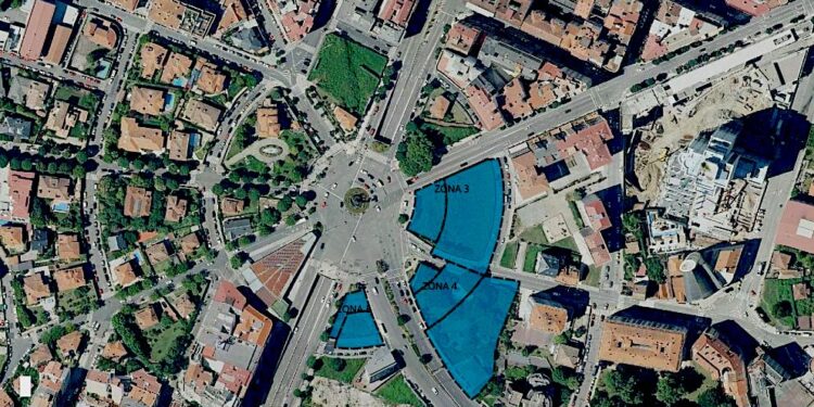 Comienzan los trámites para semipeatonalizar la plaza de España