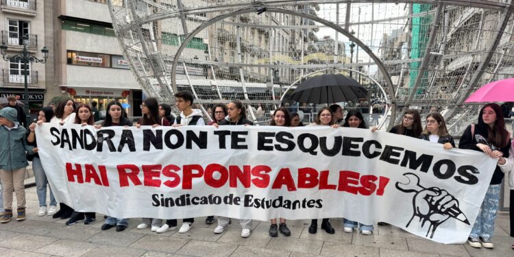 Los estudiantes salen a la calle en Vigo para luchar contra el acoso y el odio en las aulas