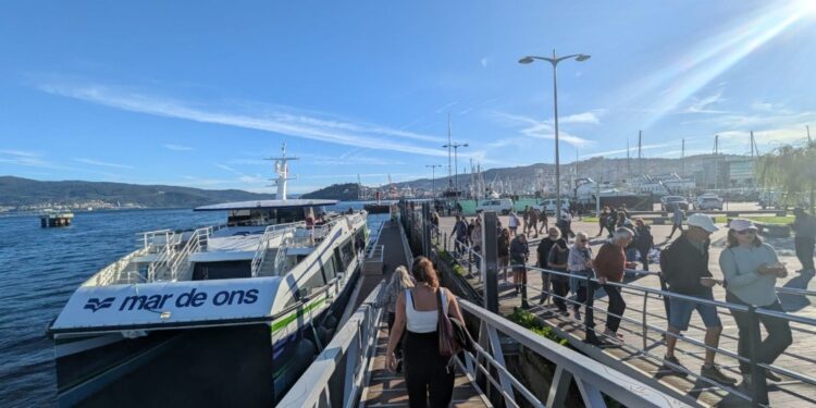 ¡Tu escapada soñada en el Puente del Pilar! Cíes, San Simón y mejillones te esperan con Mar de Ons