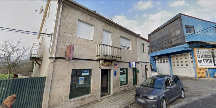 El bote que se escapa pero un golpe de suerte cae en un estanco de Vigo