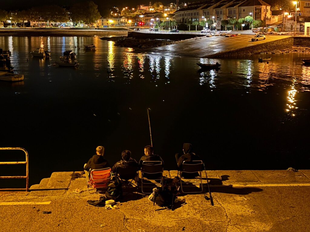 La noche de Vigo brilla en otoño a la orilla de su Ría: de Bouzas a Canido
