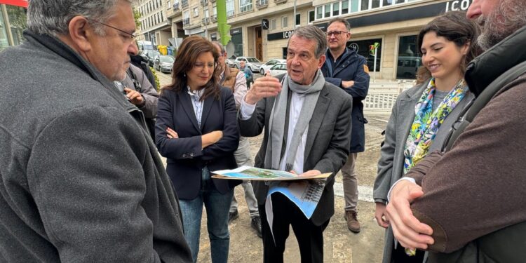 El ascensor más «lento» y polémico de Vigo Vertical ve la meta y estará listo antes de fin de año