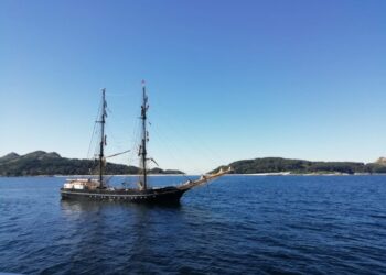 Un símbolo vivo de la tradición marinera europea arriba en Vigo