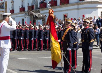 Las Fuerzas Armadas eligen Vigo para celebrar su desfile anual con la presencia de los Reyes de España