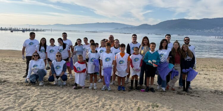 Treinta voluntarios para limpiar y proteger el entorno natural de la playa de Arealonga