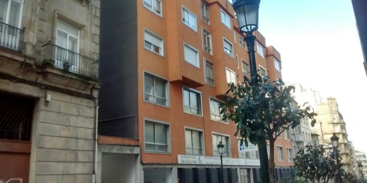 Urbanismo da vía libre para que una planta comercial de 800 m2 se transforme en 11 viviendas en pleno centro de Vigo