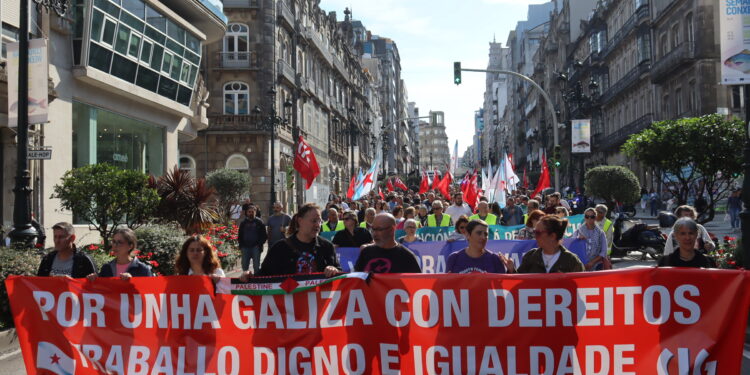 Centenares de delegados de la CIG protestan por una Galicia «con derechos, trabajo digno e igualdad»