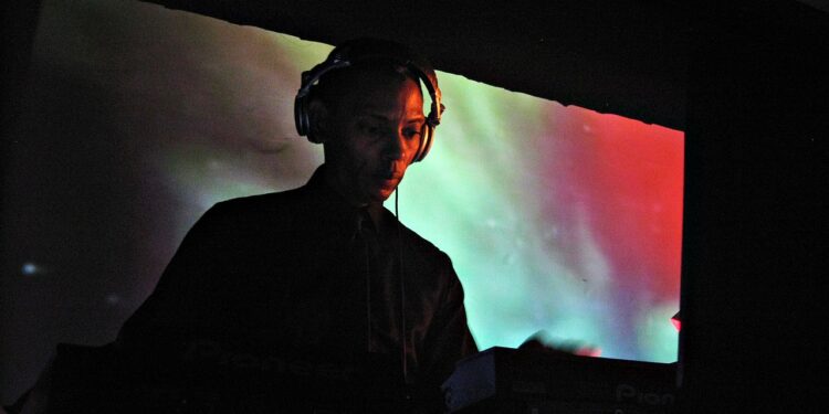 Jeff Mills, leyenda del techno mundial, aterriza en el festival que convertirá Vigo en «epicentro» de la electrónica