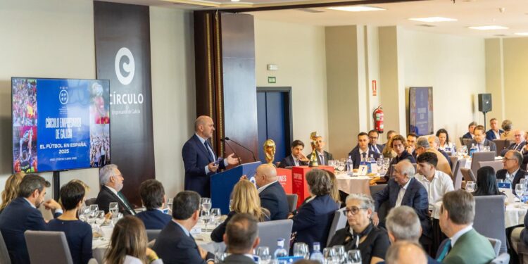 Louzán: «Vigo reúne las condiciones para ser sede pero la última palabra la tiene la FIFA»