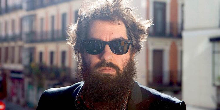 Miguel Marcos: «No existe la canción perfecta, pero sí el viaje que emprendemos hacia ella»