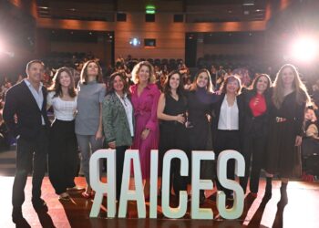 Más de 300 personas en la première de Raíces y Trayectorias, evento inspirador de liderazgo femenino