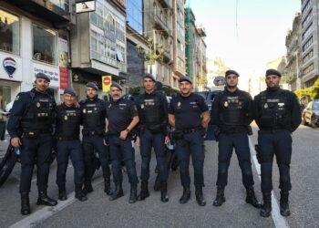 Unos agentes evitan que el Día de la Policía acabe en tragedia