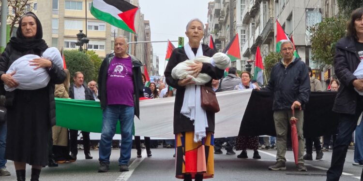 Vigo sale en masa para denunciar el genocidio en Palestina