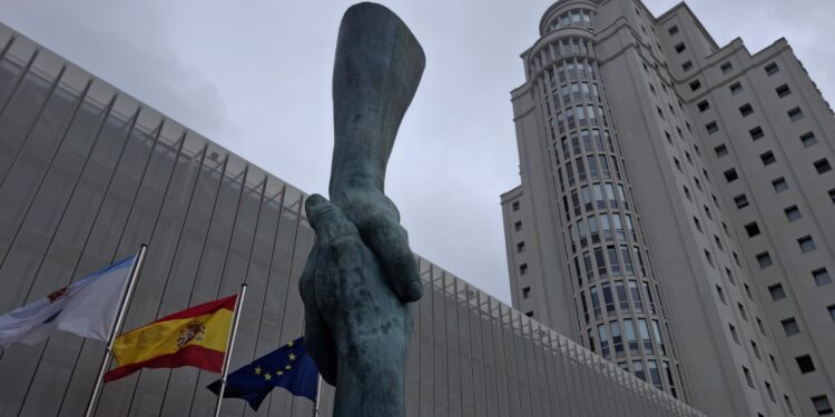 Condenado a 16 años y medio de prisión por violar y robar a una mujer en Vigo