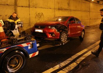 Rosario de accidentes y caos en calles y carreteras