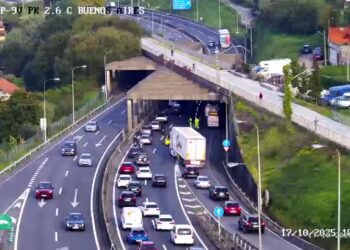Nuevo accidente en la AP9 (en apenas tres horas) provocando importantes retenciones en la salida de Vigo