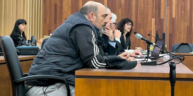 Una mancha de sangre en el marco de su puerta desmiente al acusado por el crimen de Coia