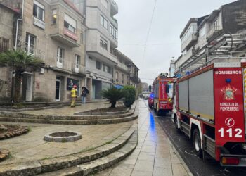 Trasladado al hospital por quemaduras y dificultades respiratorias tras un incendio en su oficina