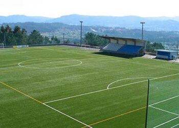Condenados a cárcel los cuatro acusados de robar un altavoz, un proyector, chucherías y embutidos de un campo de fútbol