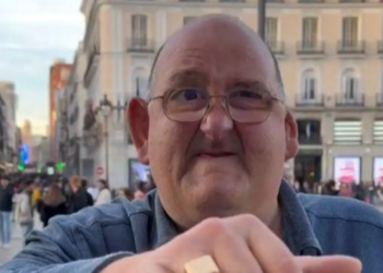 Vigo prohíbe la actuación de ‘El Dandy de Barcelona’ por falta de licencia e incumplir la ley de espectáculos