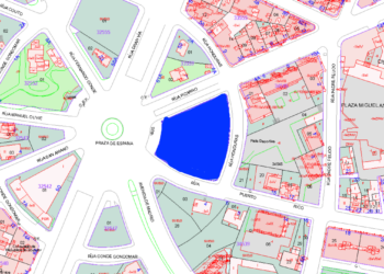 El Concello mete la directa para ordenar y semipeatonalizar la Plaza de España