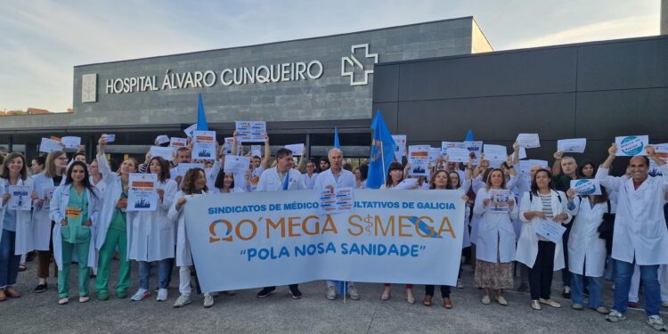 Centenares de médicos paran en Galicia para exigir un estatuto propio: «No es vocación, es explotación»