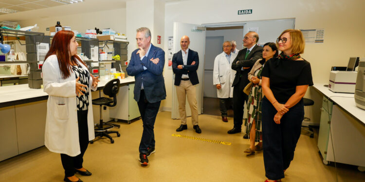 Sanidade y UVigo prorrogan su convenio para potenciar la investigación a través del Instituto Galicia Sur