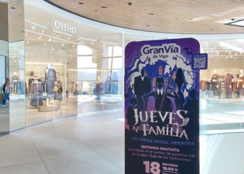 La mítica familia Addams y Miércoles llegan a Gran Vía de Vigo con una parodia cómica