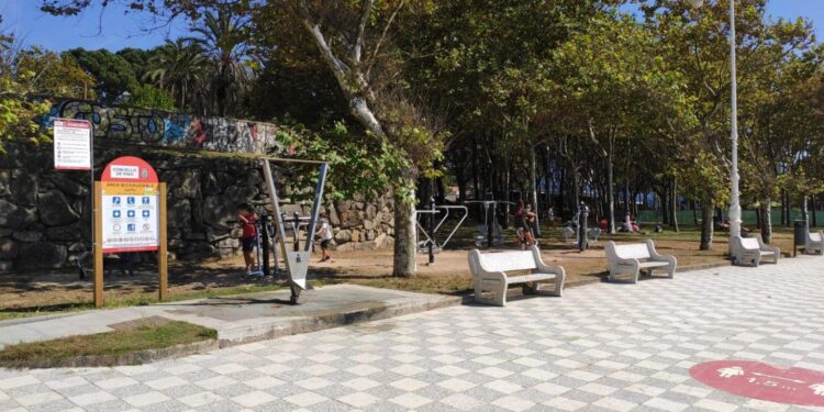 La obra de regeneración dunar de Samil hizo desaparecer el parque biosaludable, que piden recuperar