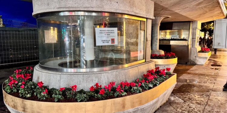 La Navidad de Vigo tiene un novedoso «quiosco florero»: plantas sobre una joya histórica del Paseo de Alfonso