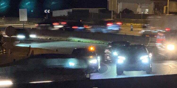 Así se ve la baliza V16 en uno de los puntos negros del área de Vigo y de las carreteras españolas