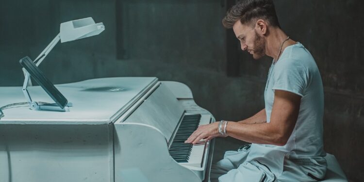 Una leyenda del pop latino aterriza en Vigo para celebrar sus 25 años de éxitos