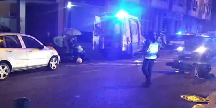 Un herido tras una colisión entre una moto y un coche en Vigo