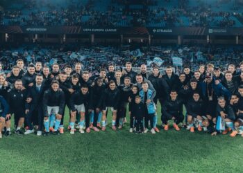 Una avería en el avión complica los planes de Giráldez