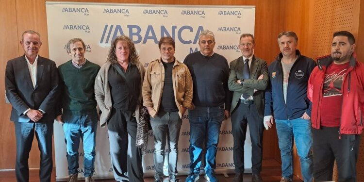 Abanca lanza un plan de choque para frenar la crisis de las cofradías gallegas