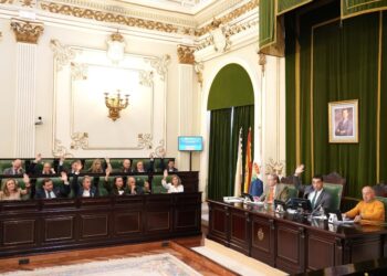 El PP aprueba los presupuestos récord entre acusaciones de sectarismo y recortes