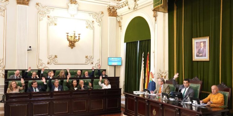 El PP aprueba los presupuestos récord entre acusaciones de sectarismo y recortes