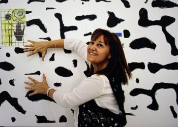 La fuerza cromática de Menchu Lamas desembarca en Évame Oroza