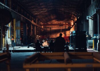 Un astillero vigués vuelve a convertirse en plató de cine 20 años después