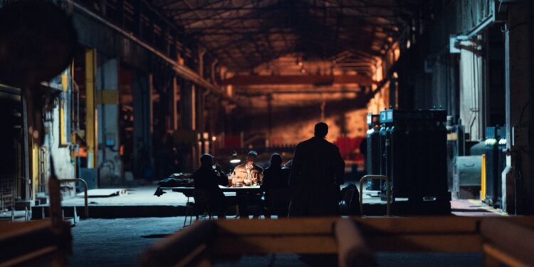 Un astillero vigués vuelve a convertirse en plató de cine 20 años después