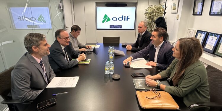 Acuerdo entre Adif y Diputación para ceder el tramo ferroviario que se transformará en senda verde