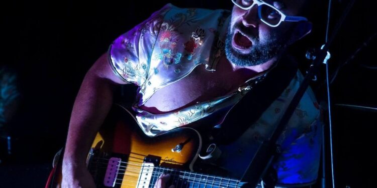 El genio gallego que usa señales para crear música «espontánea» desvela su método hoy en Vigo