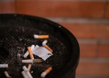 Un proyecto piloto vigués da una segunda vida a los residuos del tabaco