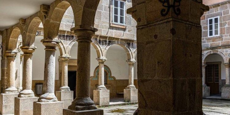 Visita un claustro barroco del siglo XVII y ayuda a alimentar la esperanza