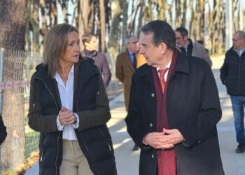 Abel Caballero y Luisa Sánchez reclaman que se cree la Facultad de Medicina en Vigo