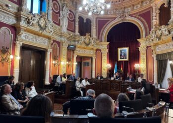 Caballero se consolida como el regidor mejor pagado de toda Galicia