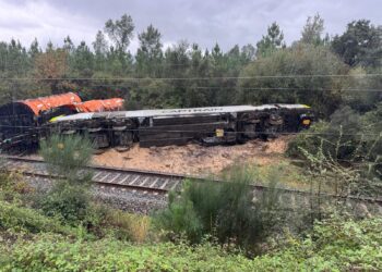Suspendida la circulación de trenes entre Vigo y Ourense: Renfe fleta buses