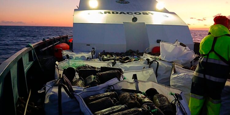 Guardadostas decomisa 720 cacharros con 117 kilos de pulpo