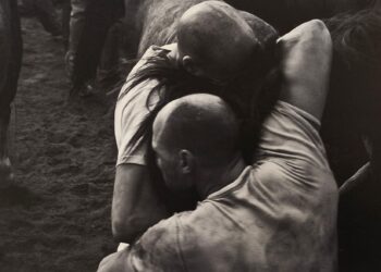 45 artistas se unen en la expo ‘Arte para Mauri’ para ayudar a este niño vigués con una enfermedad rara